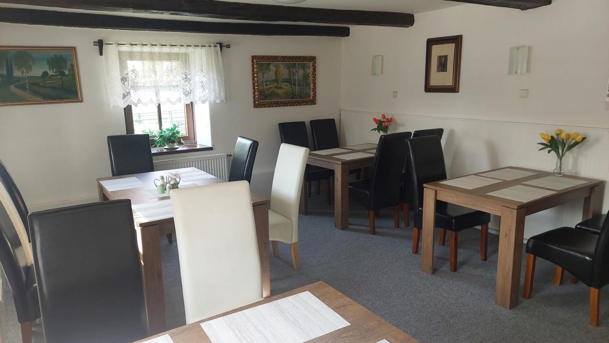 Penzion A Restaurace U Strnada กลาโตเว ภายนอก รูปภาพ